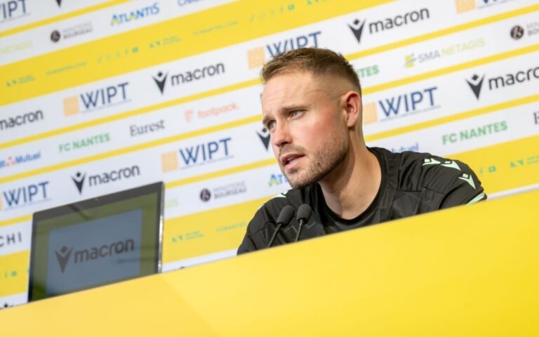 NICOLAS CHABOT IN FRONT OF THE MHSC – FCN