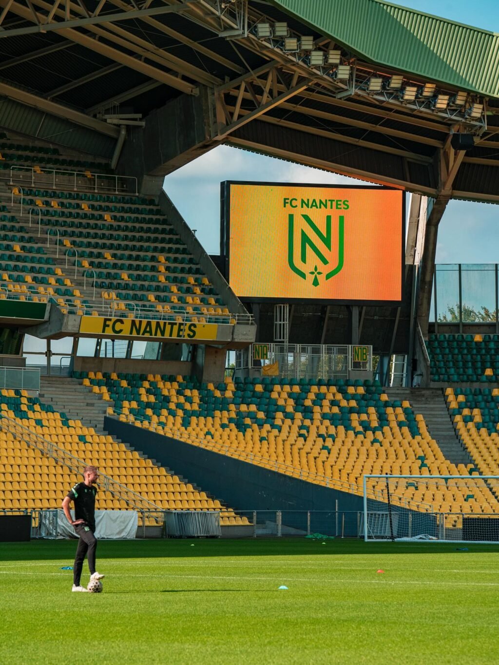 Instagram post from nico_chabot. This post is in position 8.